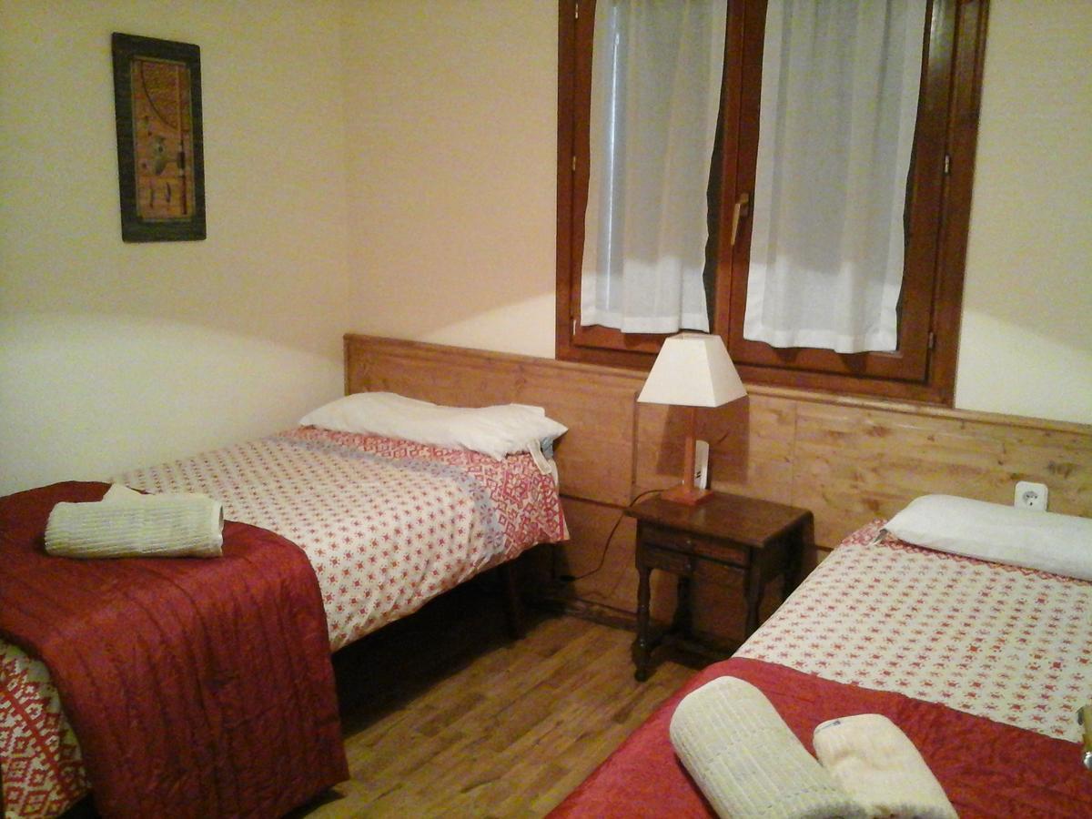 Apartamentos Tanau บาเกย์รา-เบเรต ภายนอก รูปภาพ
