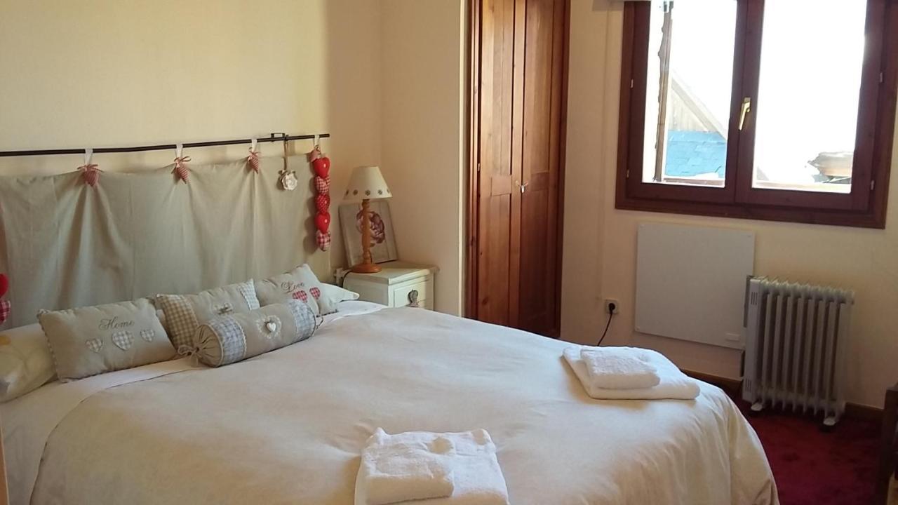 Apartamentos Tanau บาเกย์รา-เบเรต ภายนอก รูปภาพ