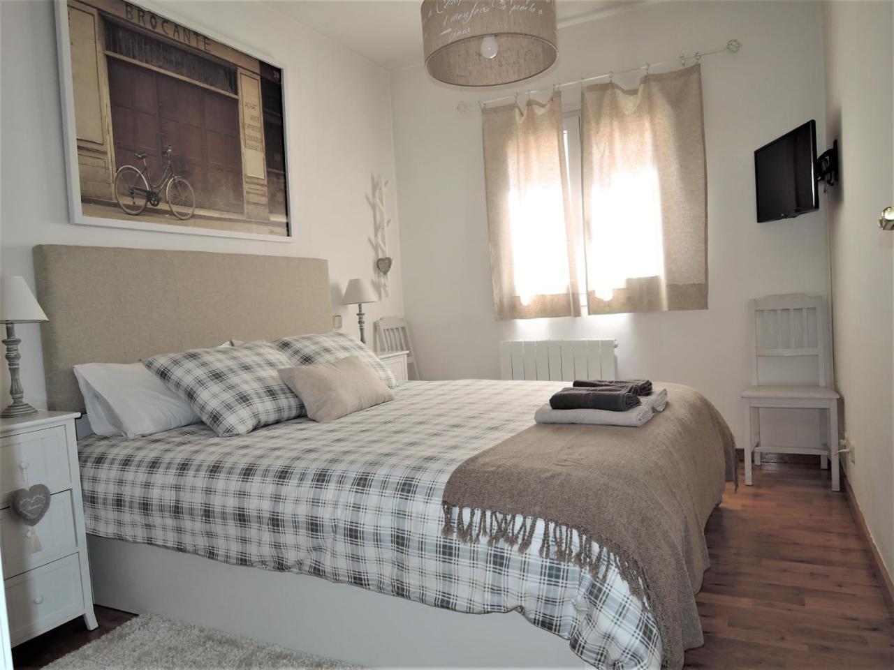 Apartamentos Tanau บาเกย์รา-เบเรต ภายนอก รูปภาพ